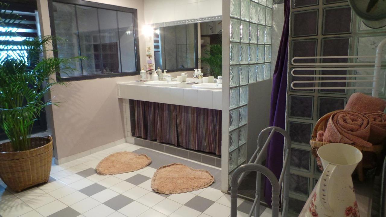 Chambre D'Hotes Le Paon Blanc Monprimblanc Bagian luar foto